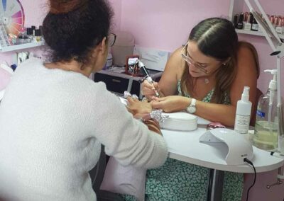 tatoueur vers Villeneuve-lès-Avignon